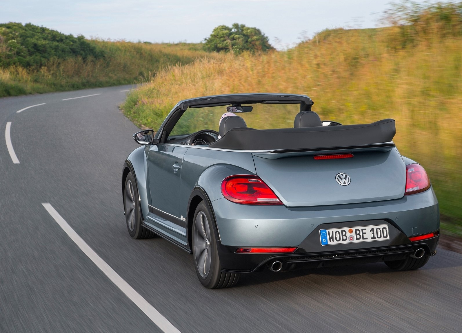 https://wcar.sets.lv/cars/Volkswagen/Beetle kabriolets/7691d2a368ed7fe4843379f1df30ab8c.jpg